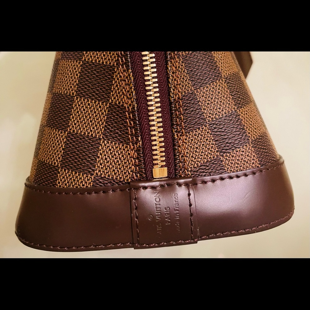 Authentic Louis Vuitton Alma Damier PM - Picture 13 of 16